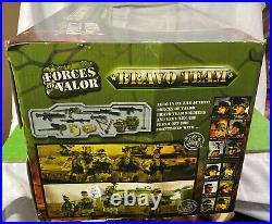 118 Scale Bravo Team Full Articulation WWII German Tiger I by Unimax A