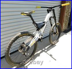 2007 GT Racing DHi Team Issue Downhill Bike 26 Full Suspension Almost Complete
