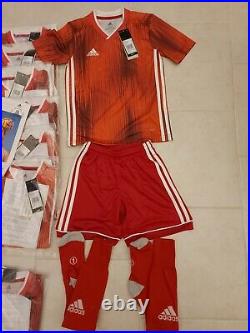Childrens Football Team Full Kit Adidas ideal for under 7s